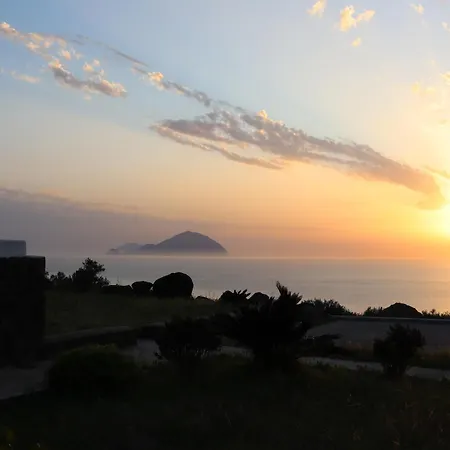 - Tramonto Sul Mare Pollara